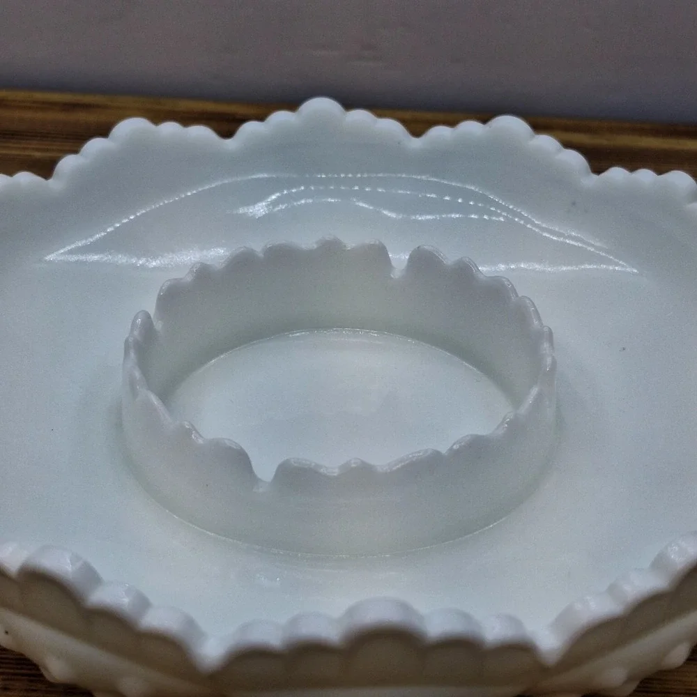 Fenton White Milk Glass Hobnail Chip Dip Snack‎ Bowl Hobnail Heavy Sawtooth Edge